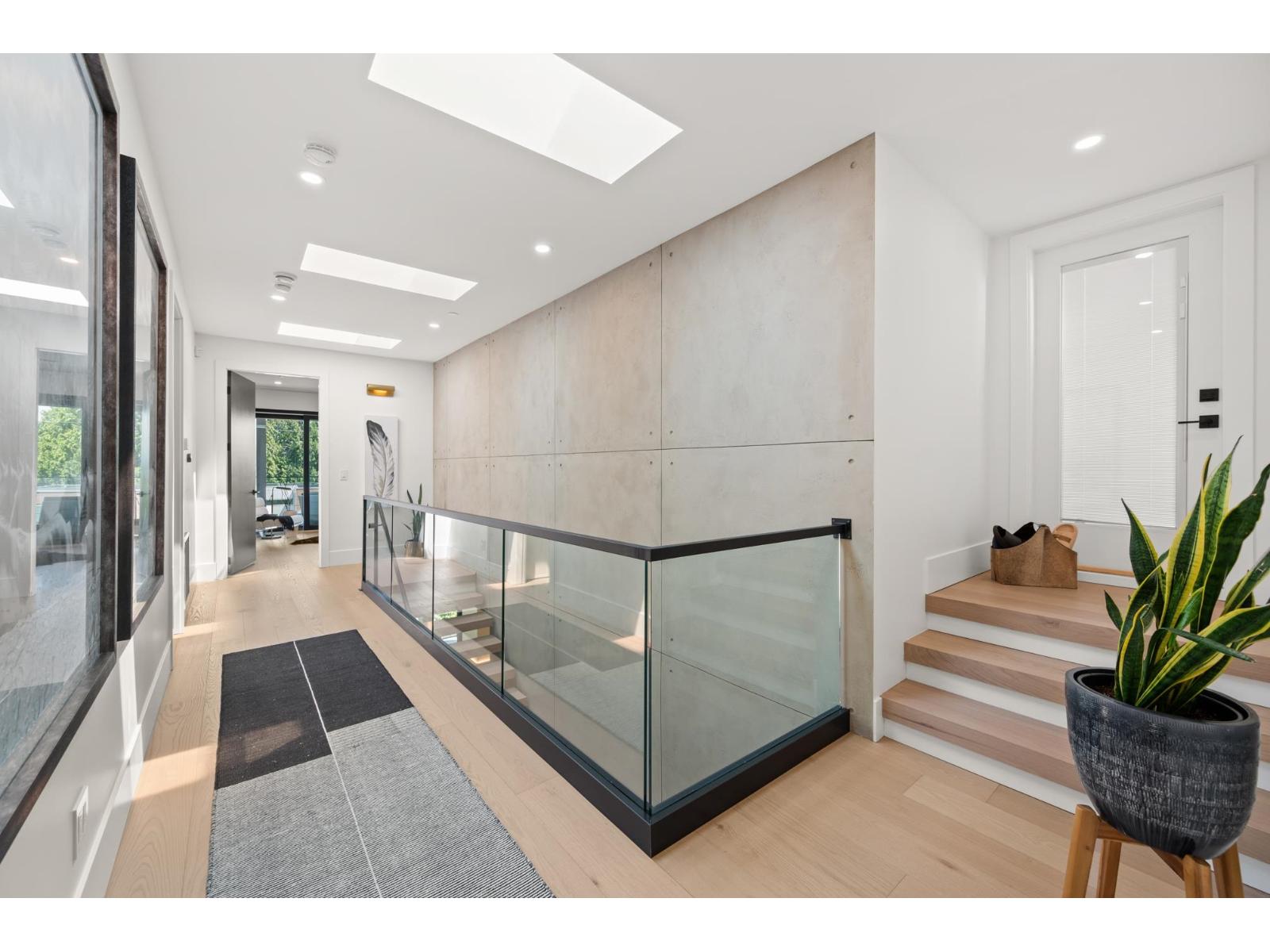 1255 KENT STREET, White Rock