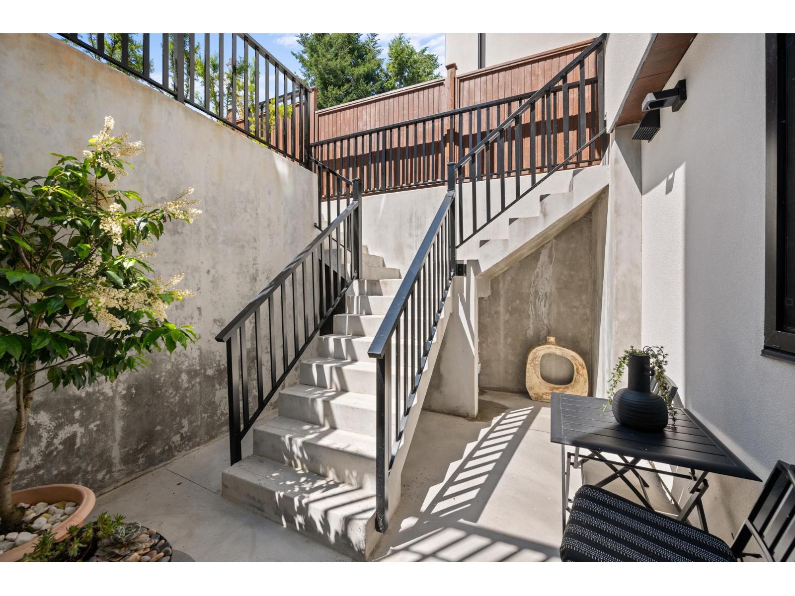 1255 KENT STREET, White Rock