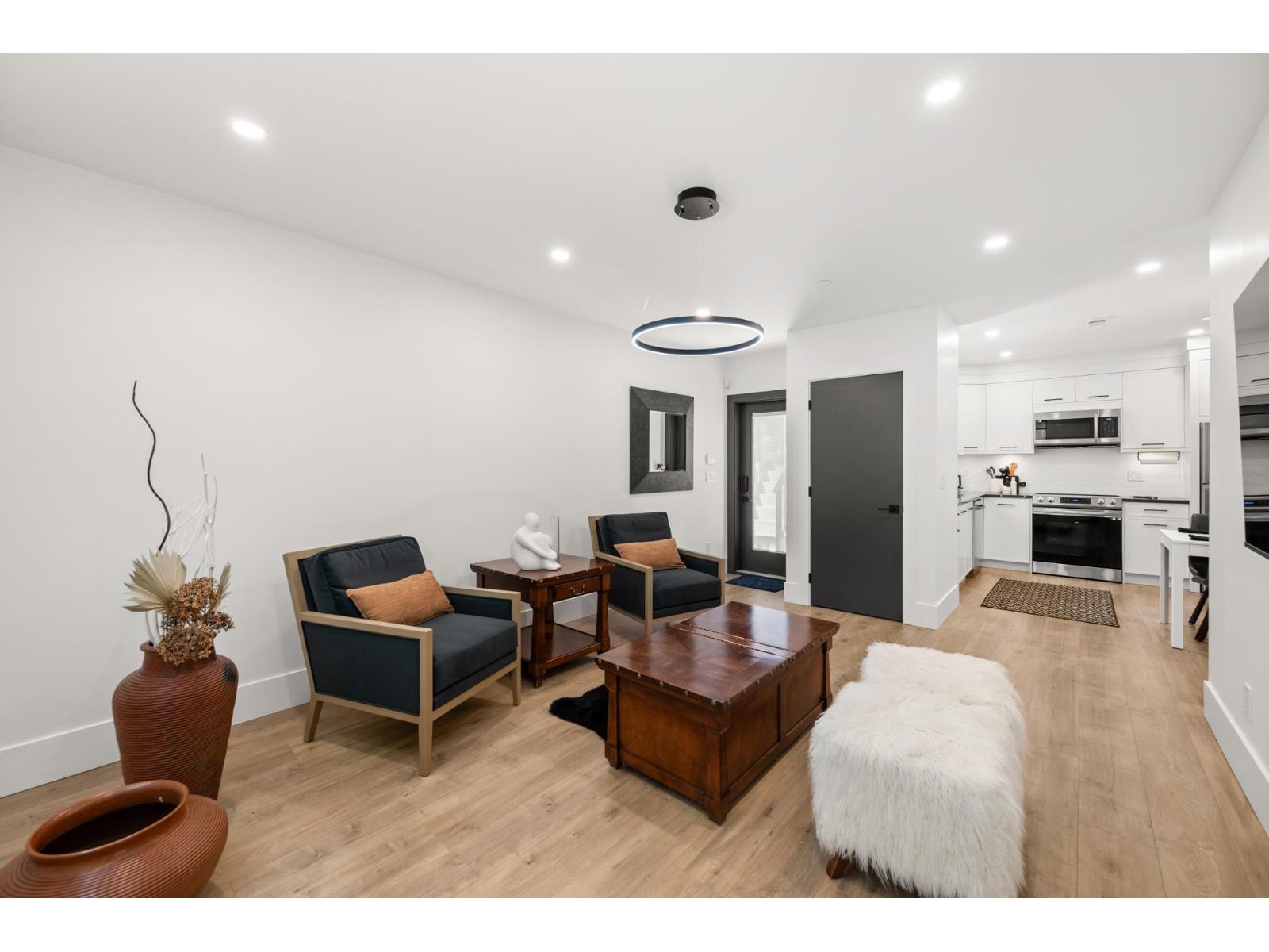 1255 KENT STREET, White Rock