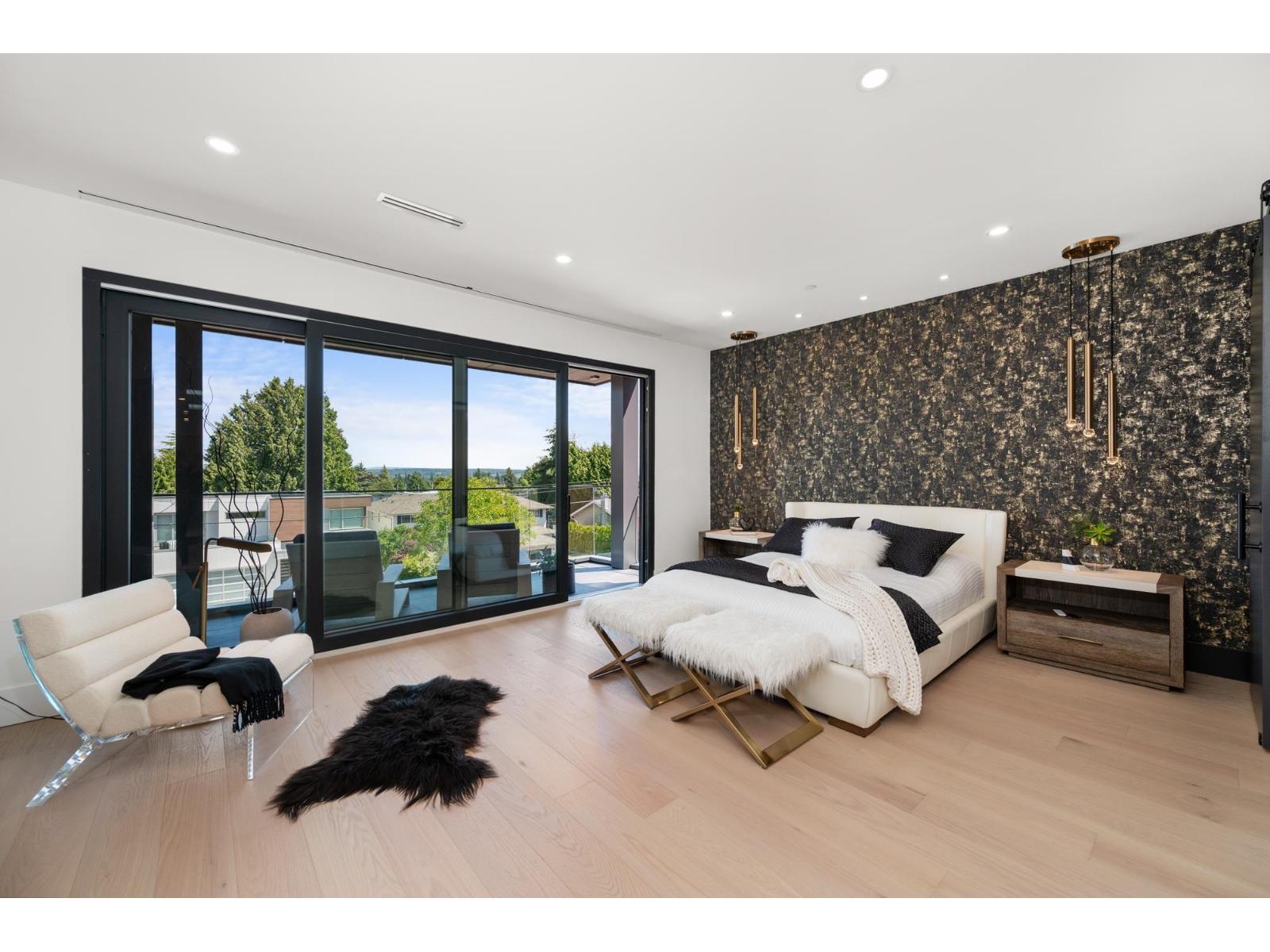 1255 KENT STREET, White Rock