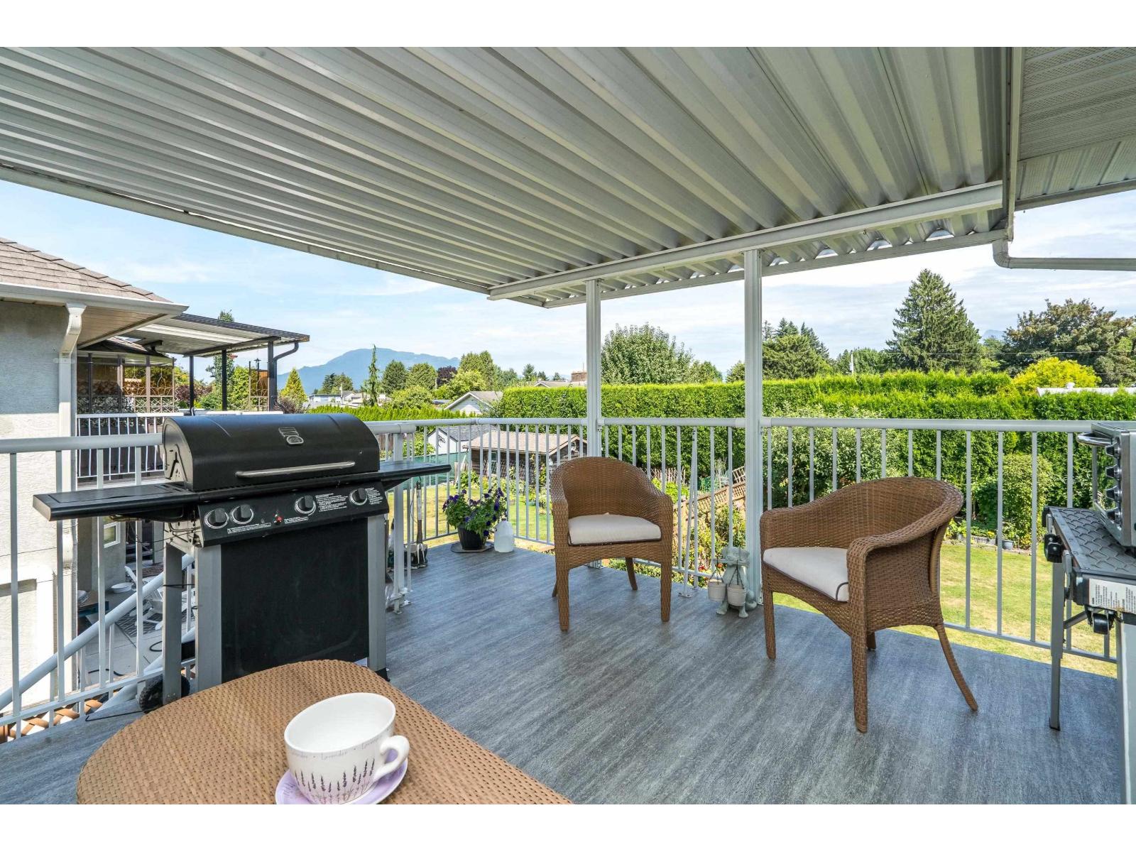 10067 MERRITT DRIVE, Fairfield Island, Chilliwack