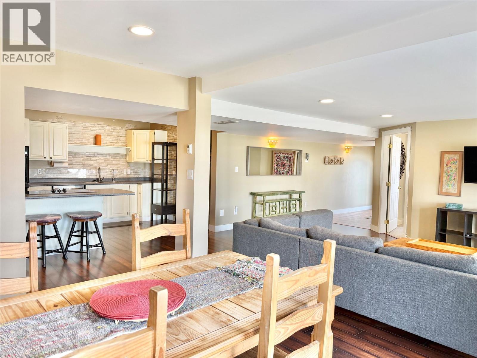 614 Wilson Mountain Road, Oliver