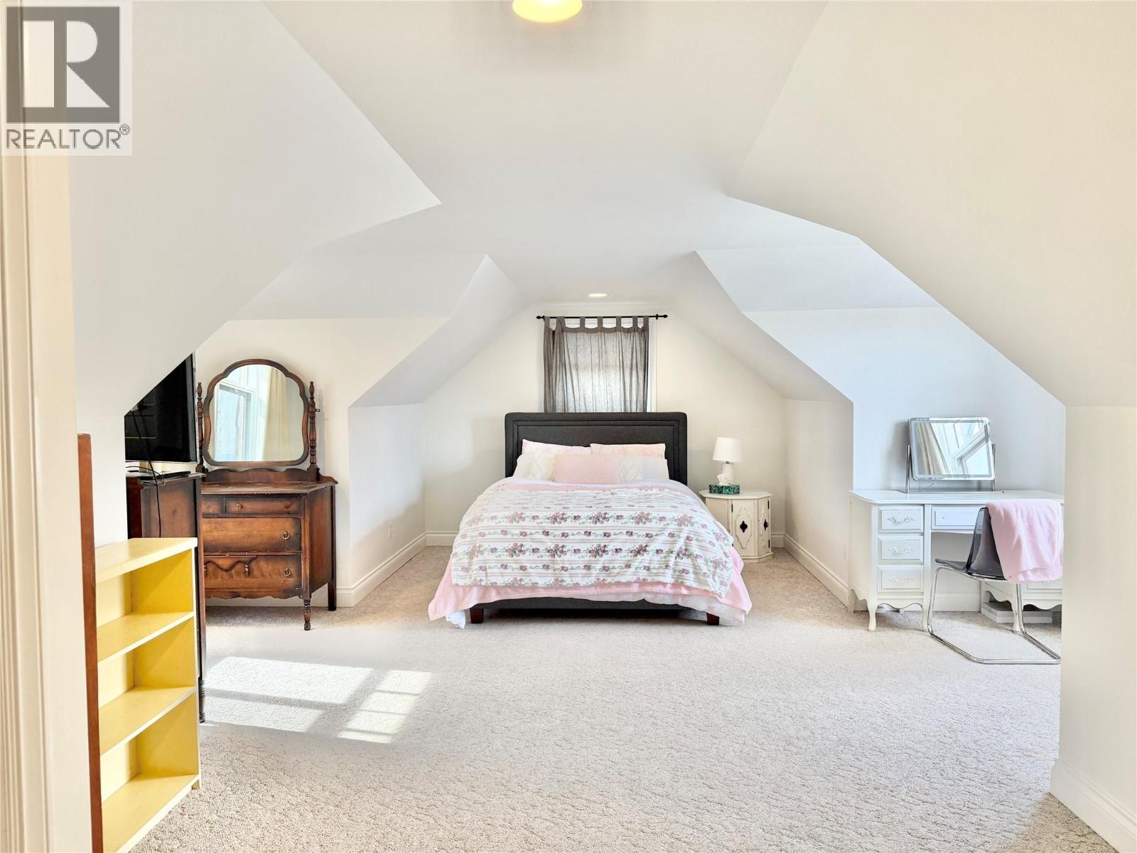 614 Wilson Mountain Road, Oliver