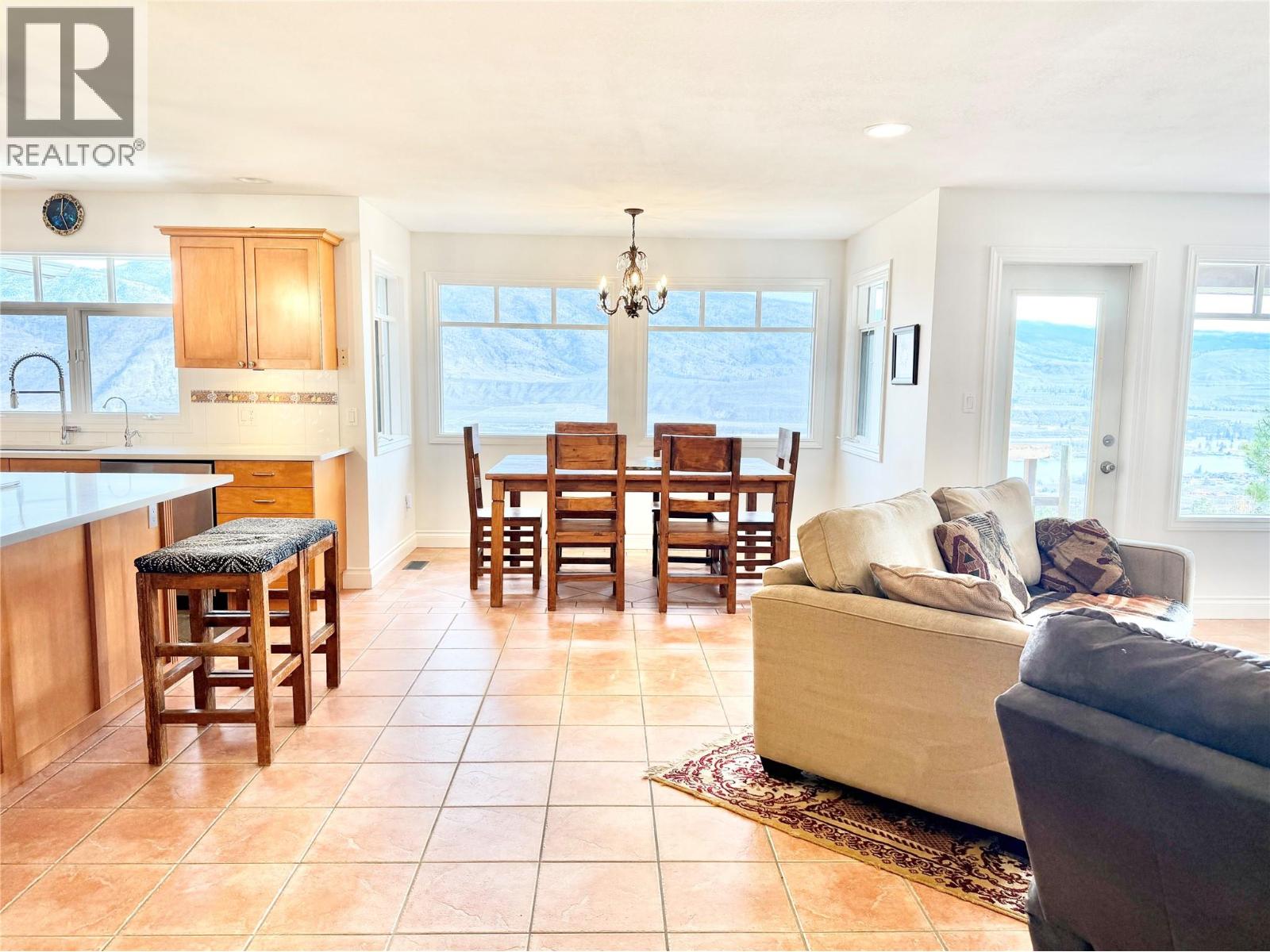 614 Wilson Mountain Road, Oliver