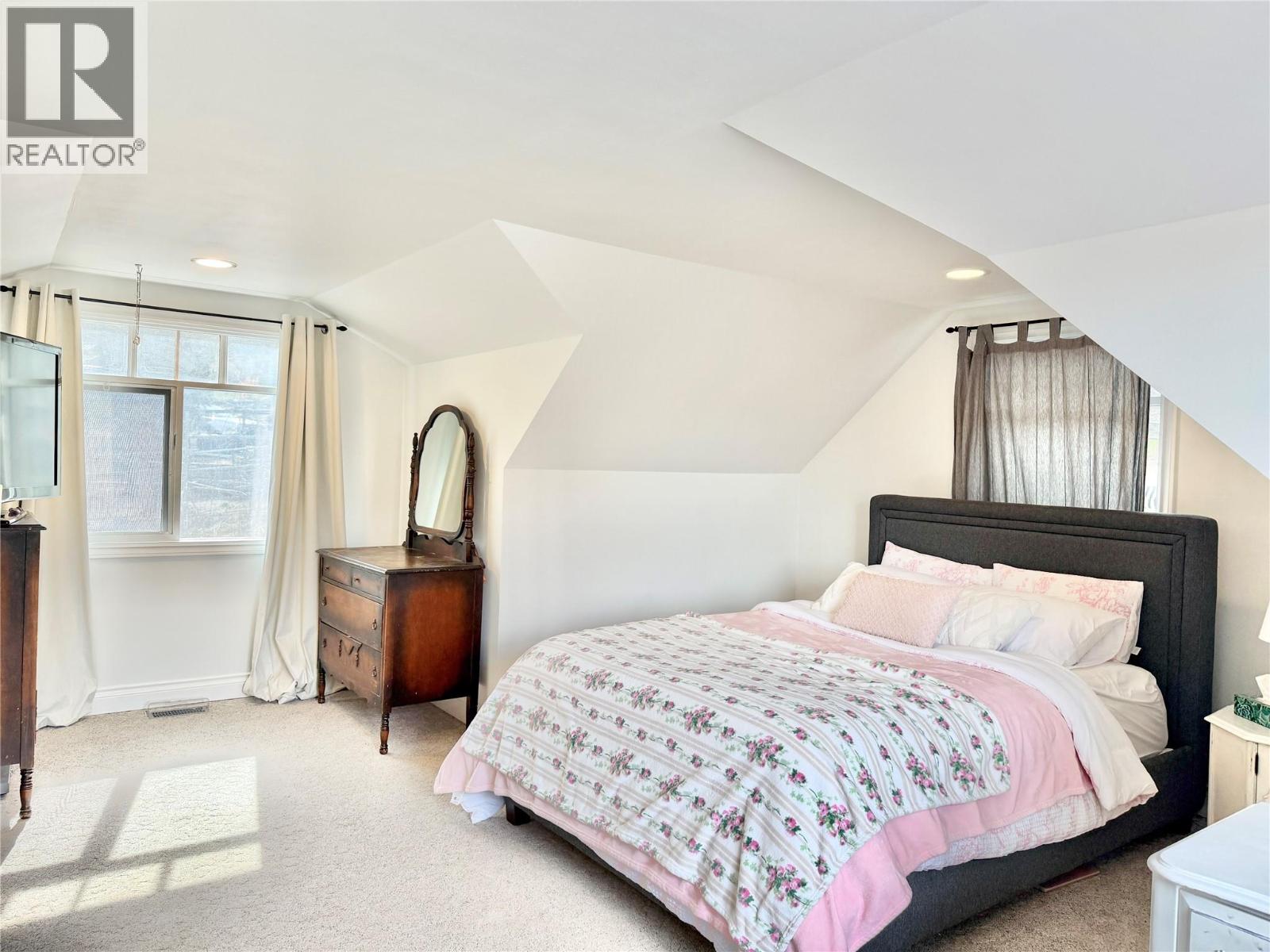 614 Wilson Mountain Road, Oliver