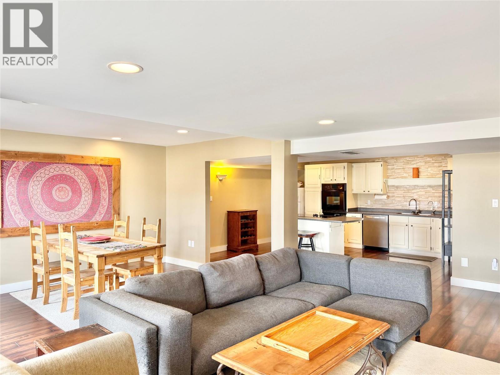 614 Wilson Mountain Road, Oliver