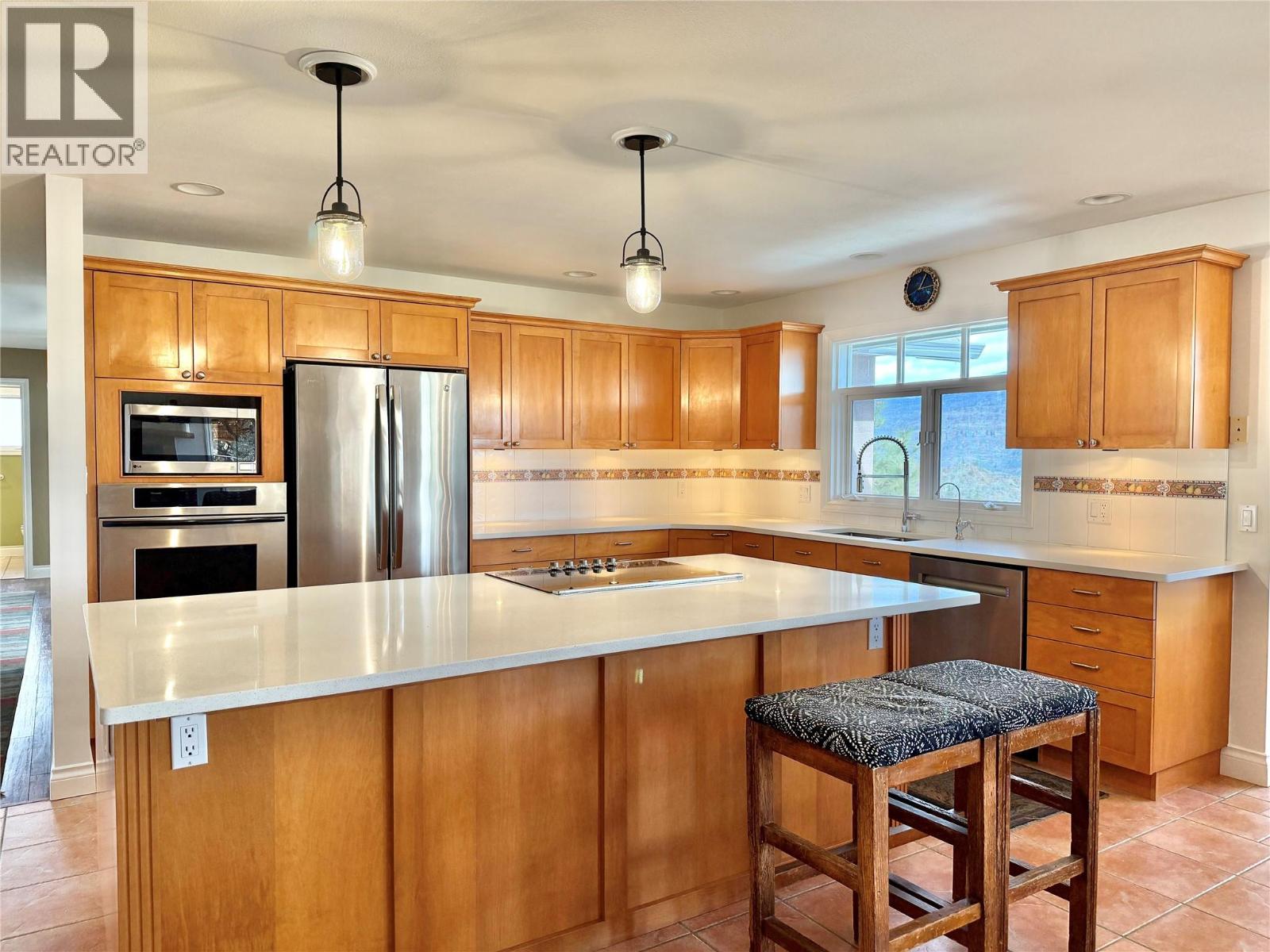 614 Wilson Mountain Road, Oliver