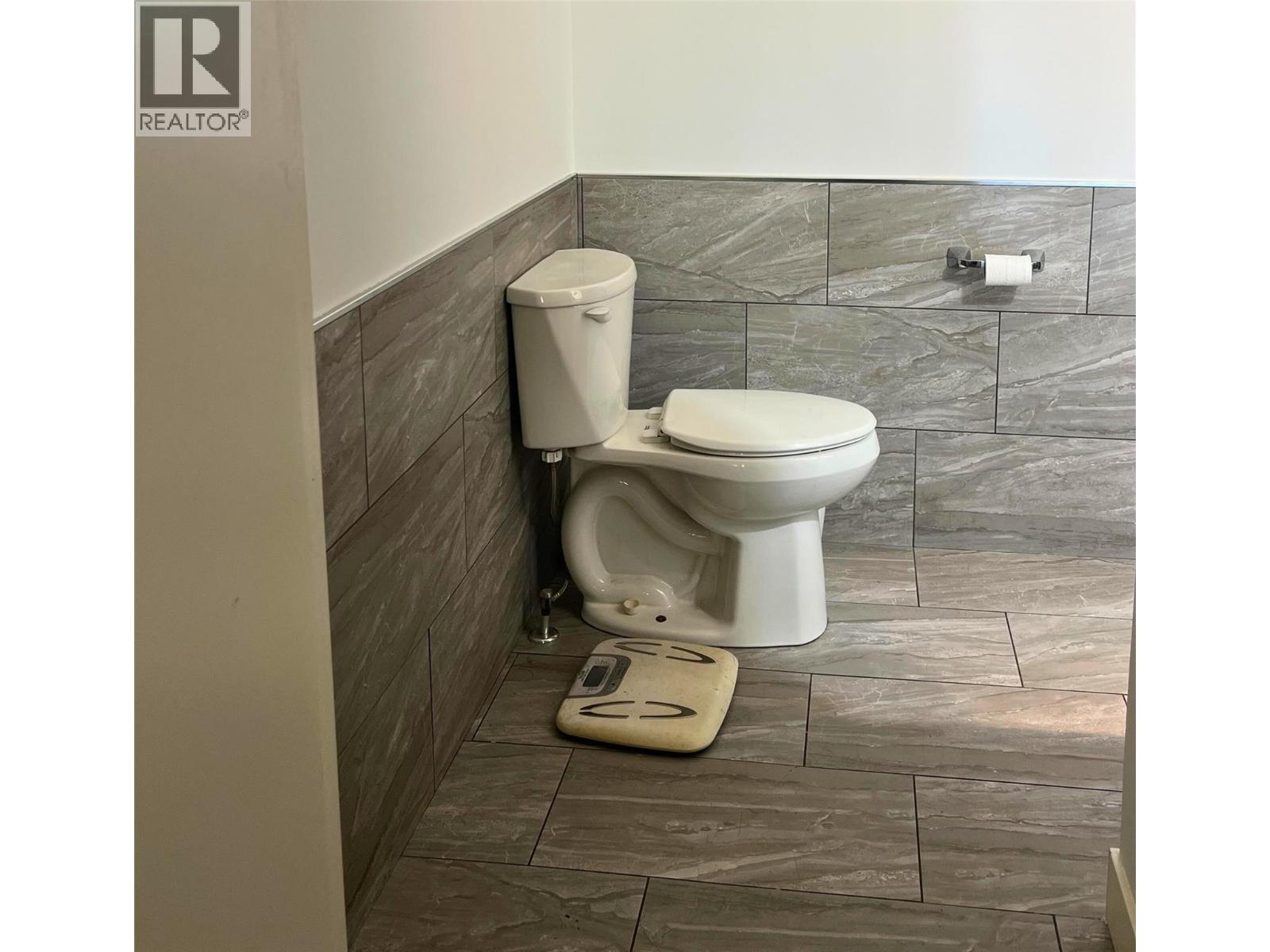 7508 Crowfoot Drive, Anglemont