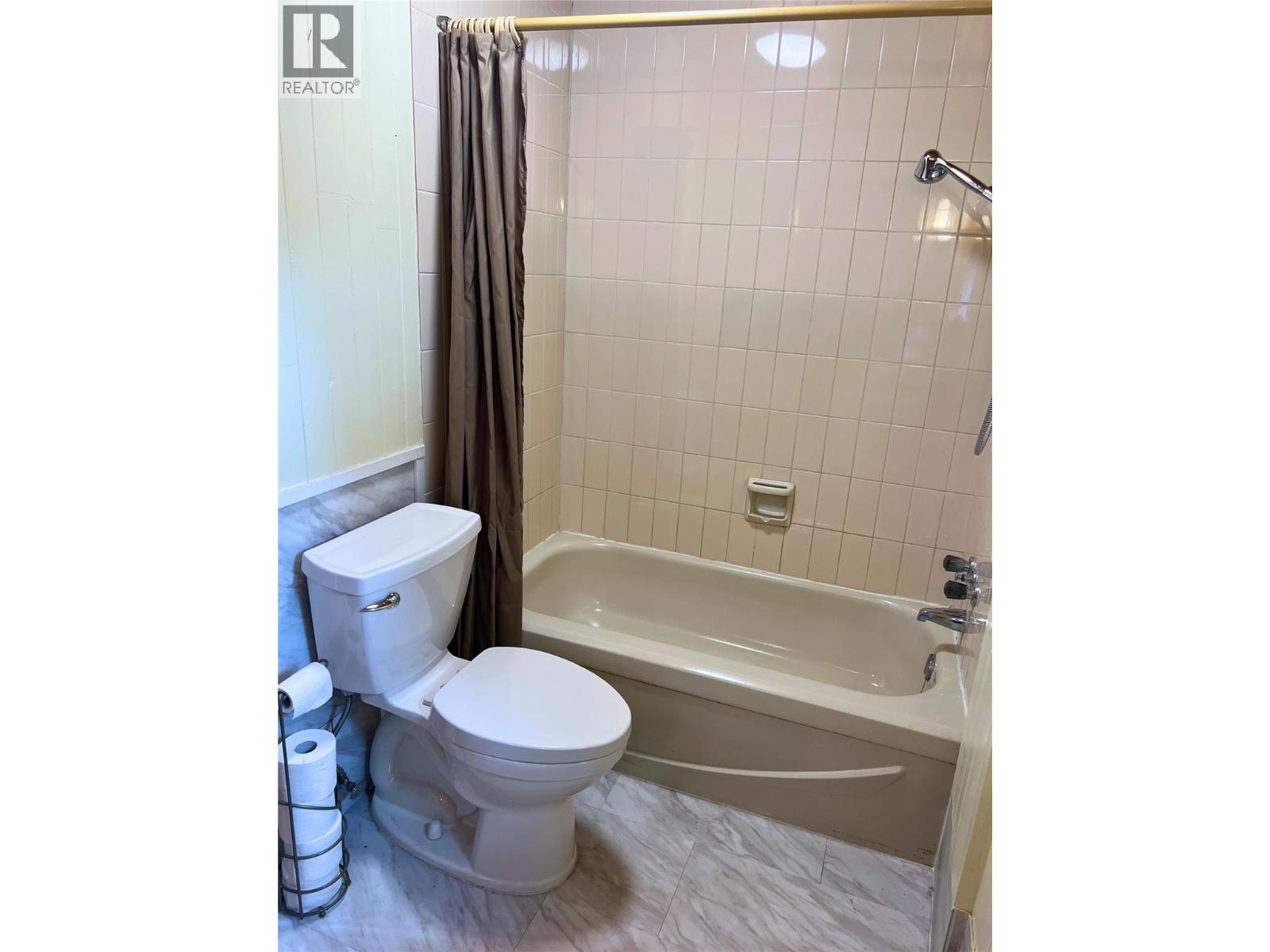 7508 Crowfoot Drive, Anglemont