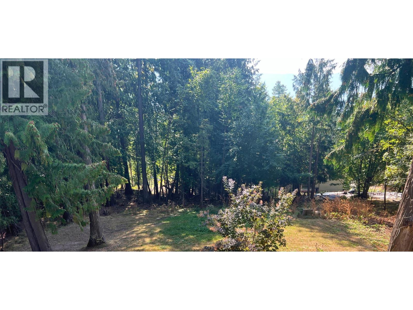 7508 Crowfoot Drive, Anglemont