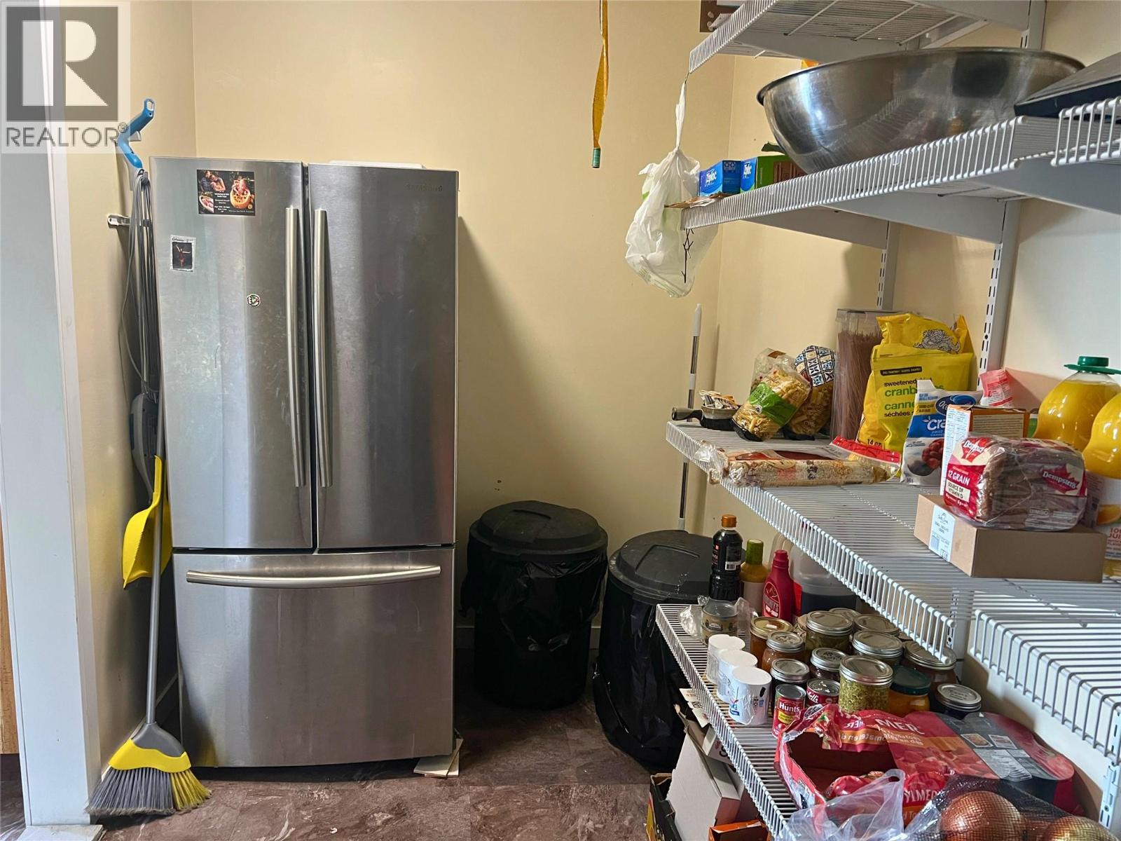 7508 Crowfoot Drive, Anglemont