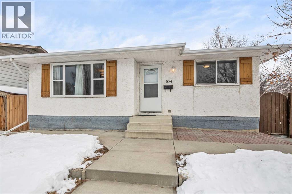 Single Family House Bungalow for Sale in  Doverthorn Close SE Dover Calgary 