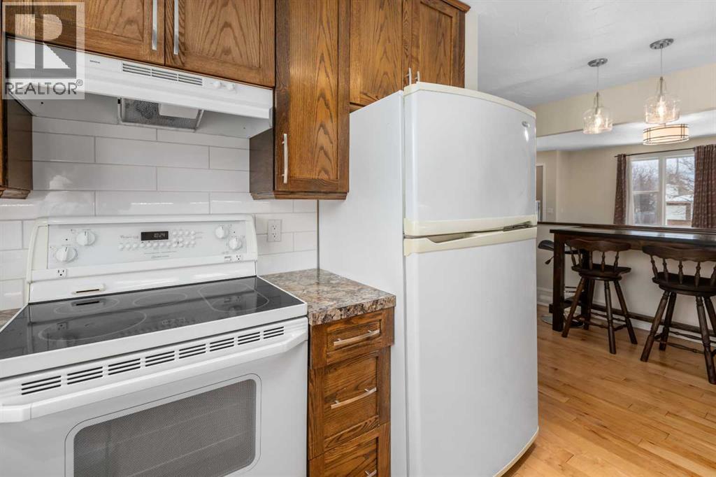 Single Family House Bungalow for Sale in  Doverthorn Close SE Dover Calgary 