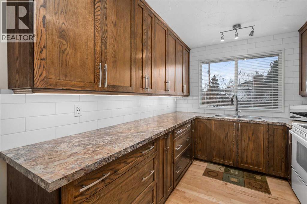 Single Family House Bungalow for Sale in  Doverthorn Close SE Dover Calgary 