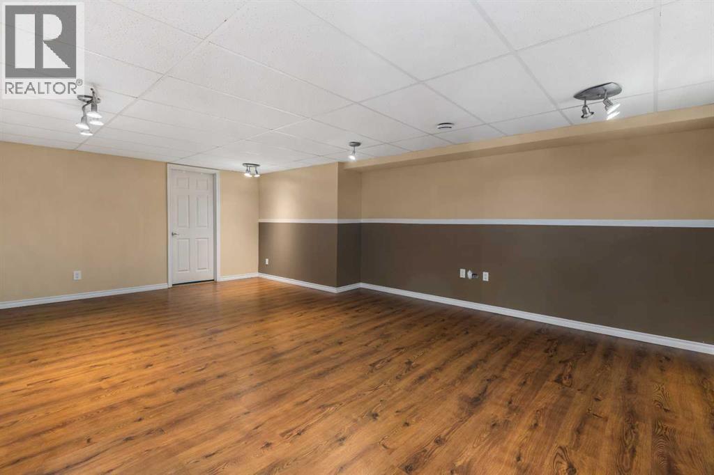 Single Family House Bungalow for Sale in  Doverthorn Close SE Dover Calgary 