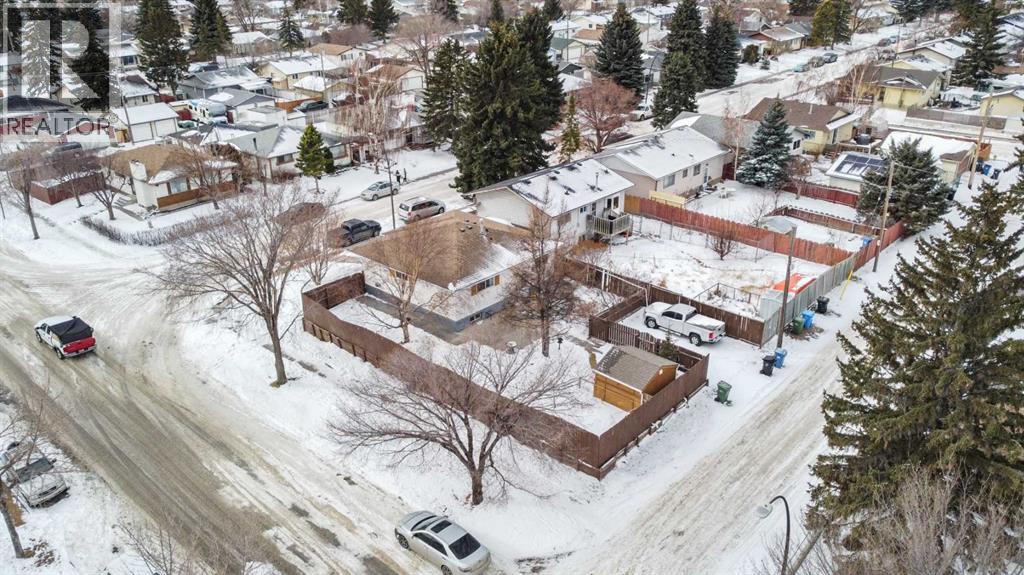 Single Family House Bungalow for Sale in  Doverthorn Close SE Dover Calgary 