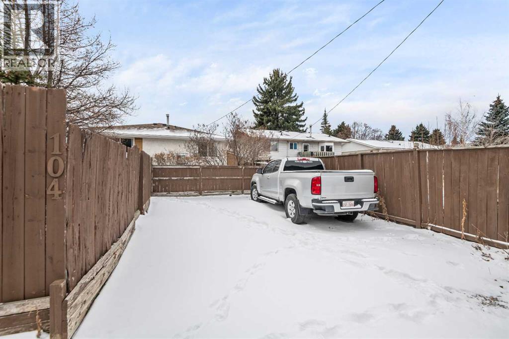 Single Family House Bungalow for Sale in  Doverthorn Close SE Dover Calgary 