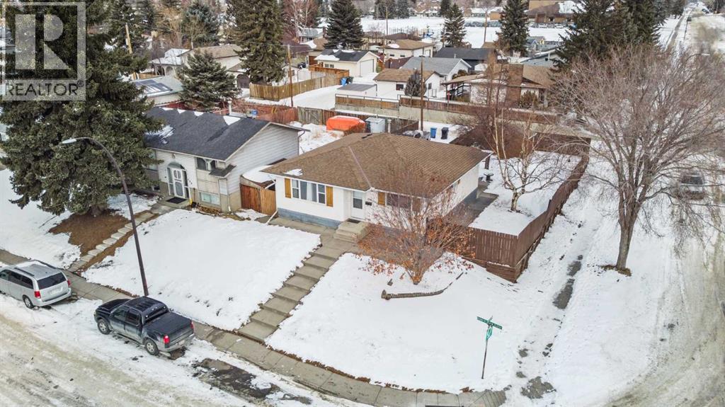 Single Family House Bungalow for Sale in  Doverthorn Close SE Dover Calgary 