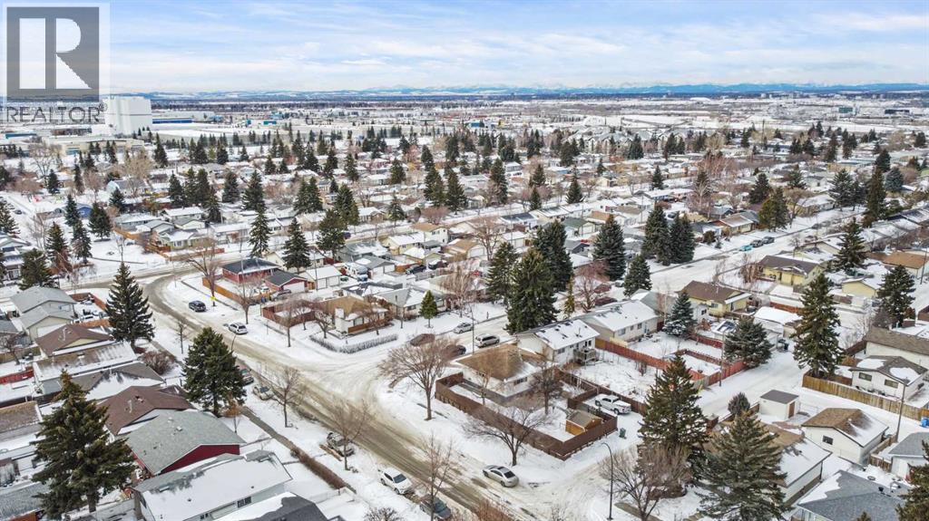 Single Family House Bungalow for Sale in  Doverthorn Close SE Dover Calgary 