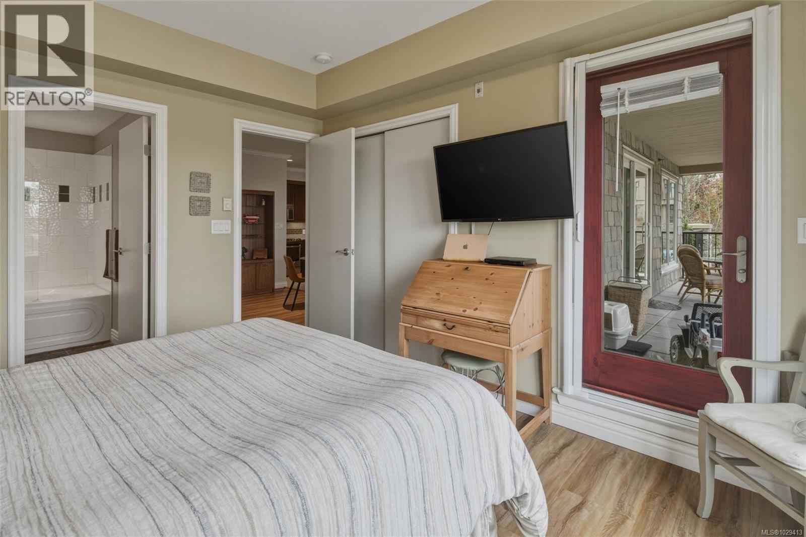 #211 1325 BEAR MOUNTAIN PKWY - 11