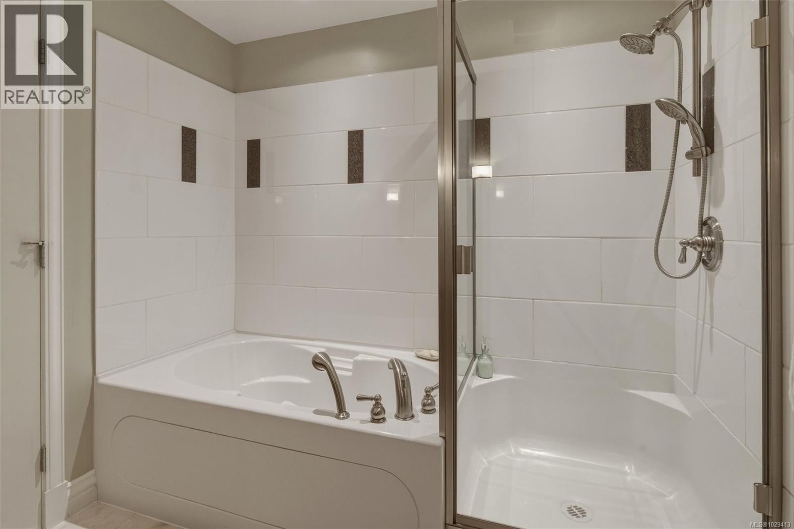 #211 1325 BEAR MOUNTAIN PKWY - 15