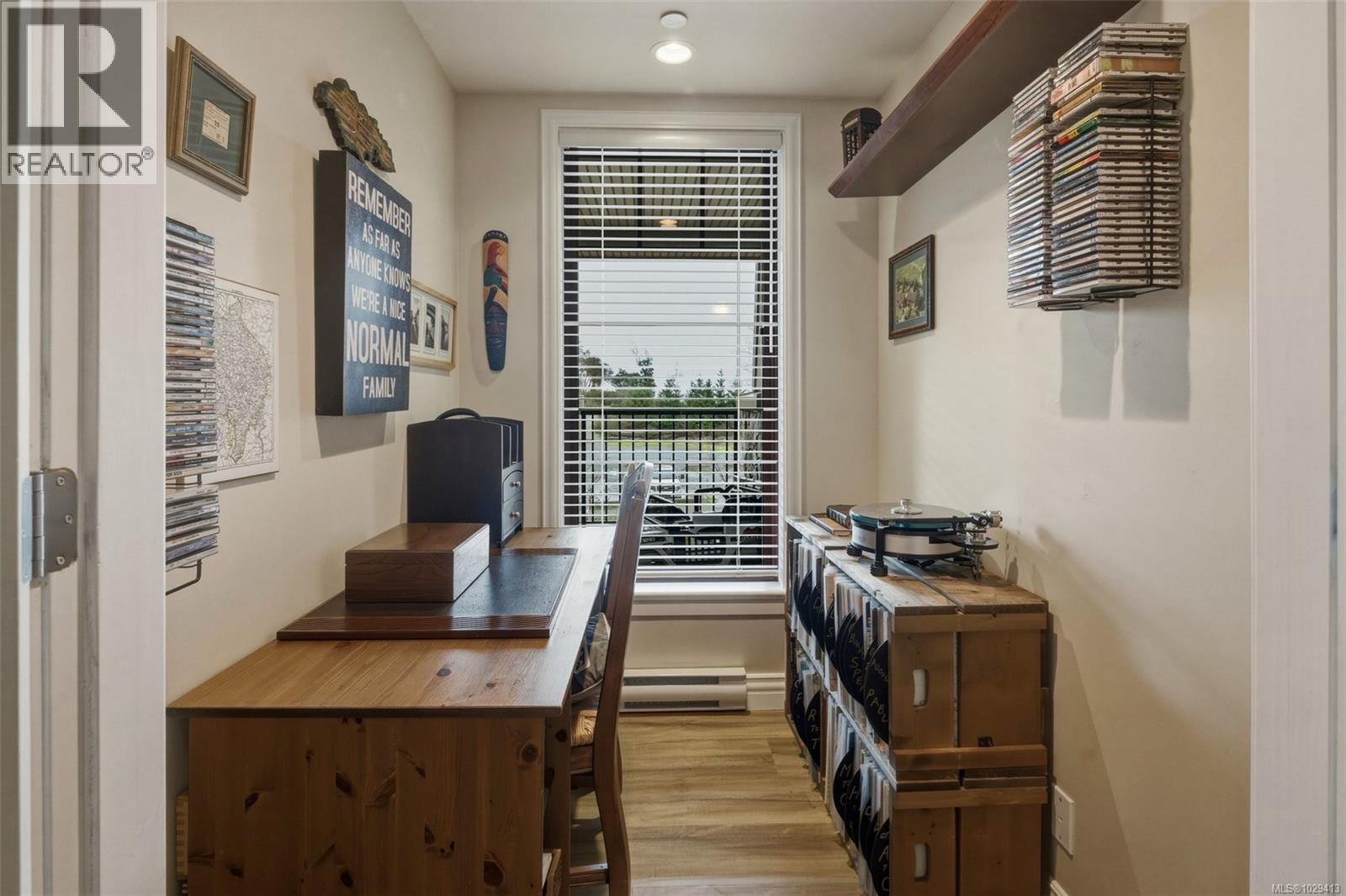 #211 1325 BEAR MOUNTAIN PKWY - 4