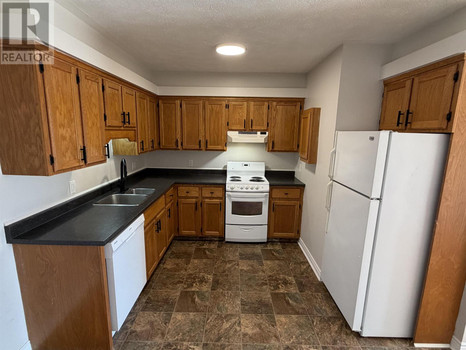 UNIT 10 10 GLEN STEWART DRIVE - 4