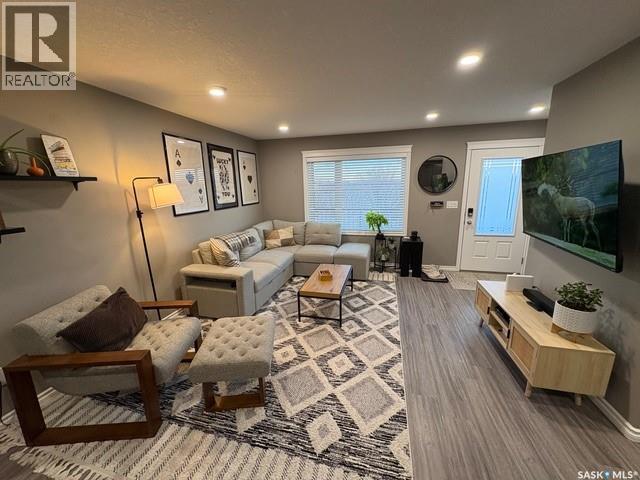 Single Family House for Sale in   AKHTAR BEND Saskatoon 