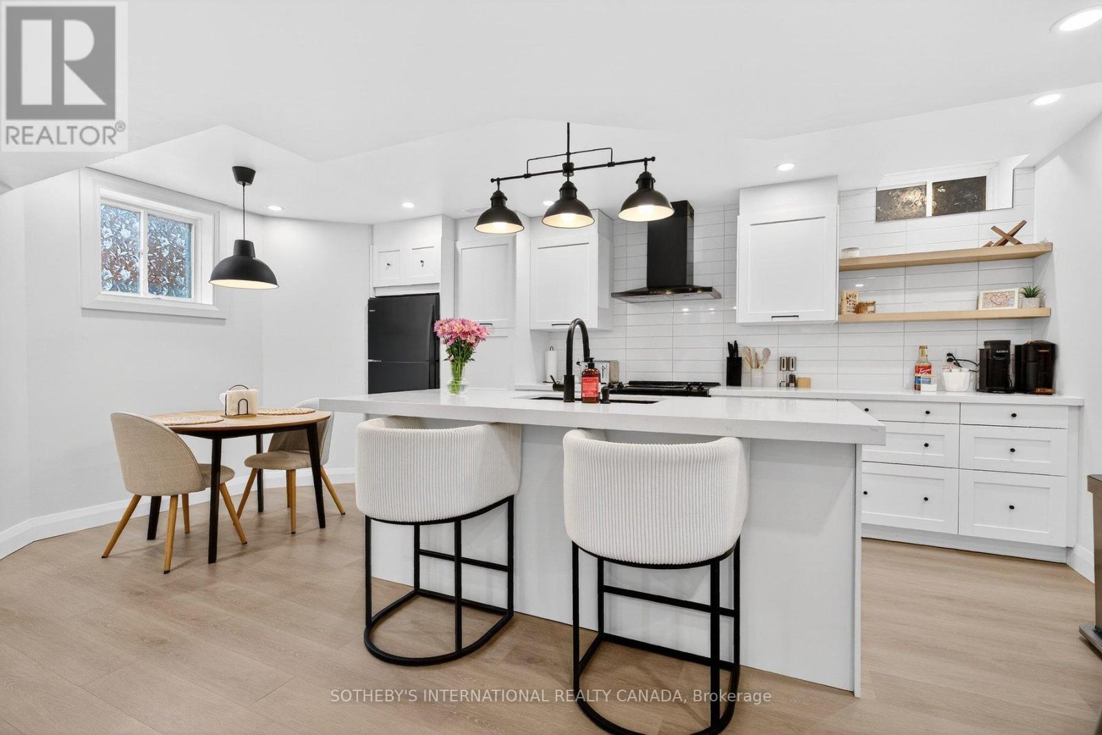 115 AVANTI CRESCENT - 31