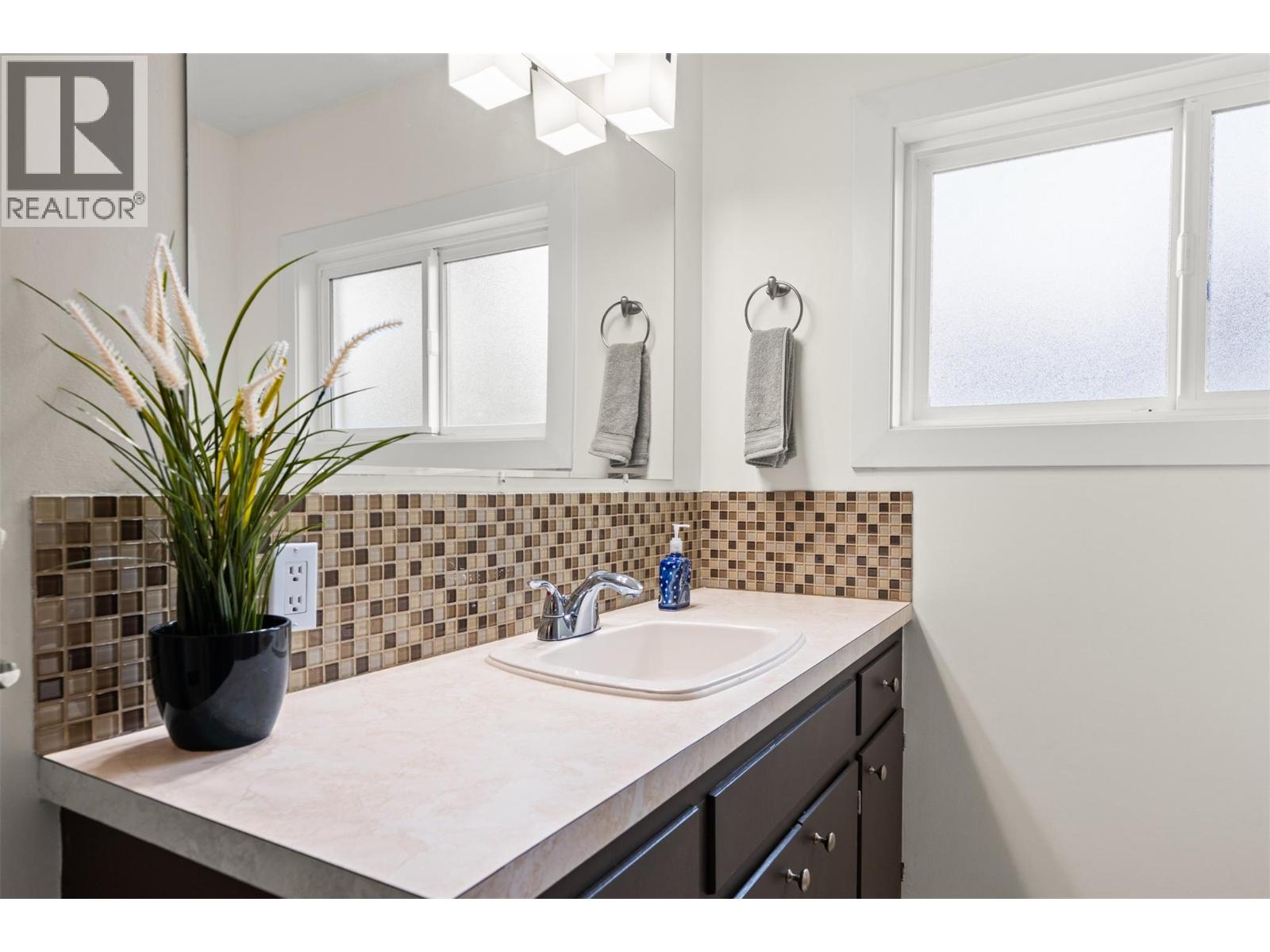 2697 Jarvis Crescent, Armstrong