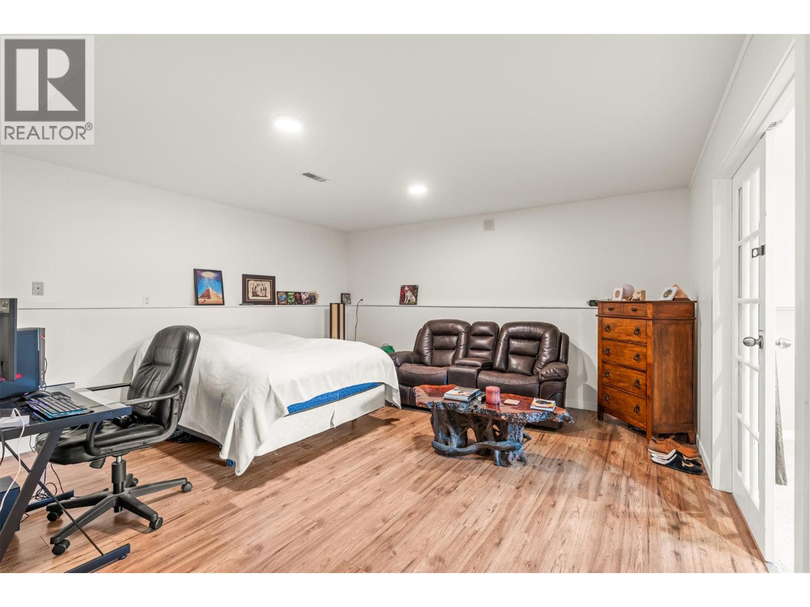 2697 Jarvis Crescent, Armstrong