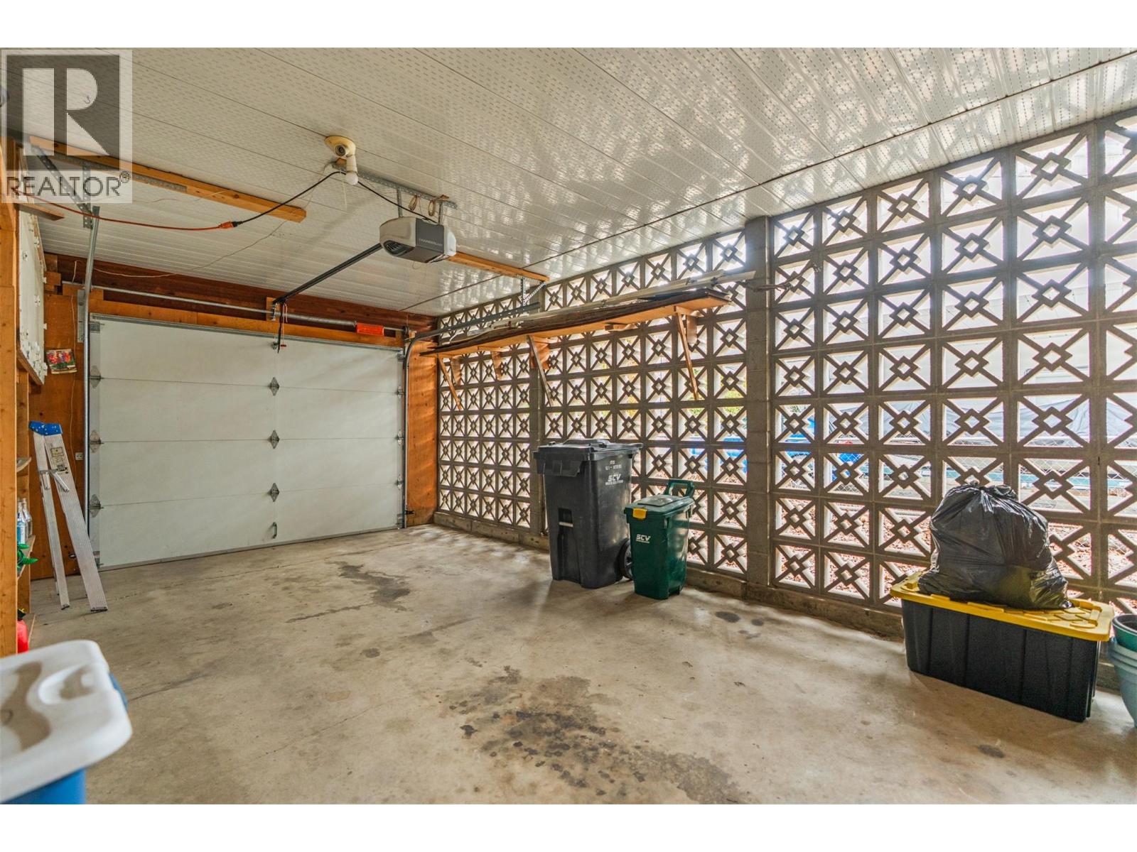 2697 Jarvis Crescent, Armstrong