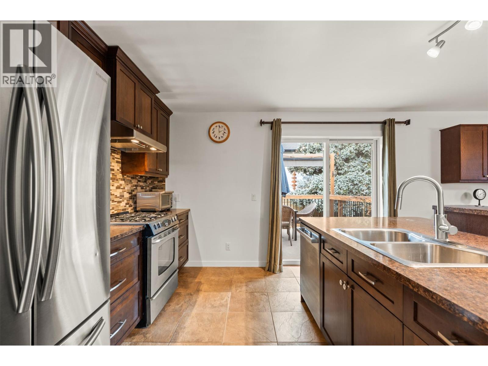 2697 Jarvis Crescent, Armstrong