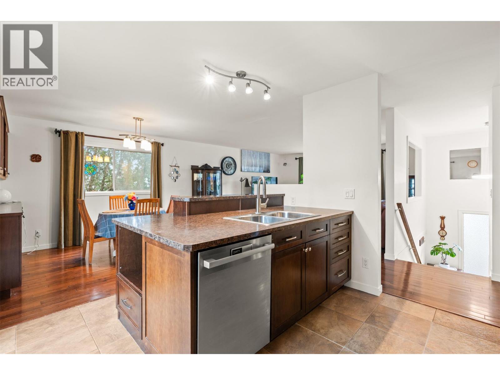 2697 Jarvis Crescent, Armstrong