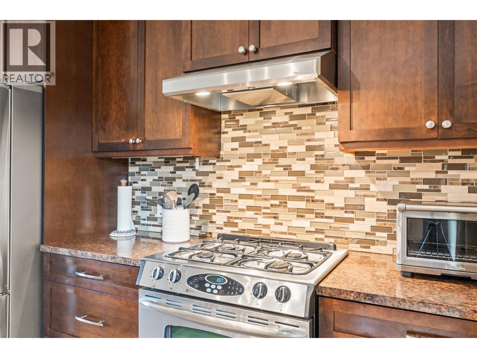 2697 Jarvis Crescent, Armstrong