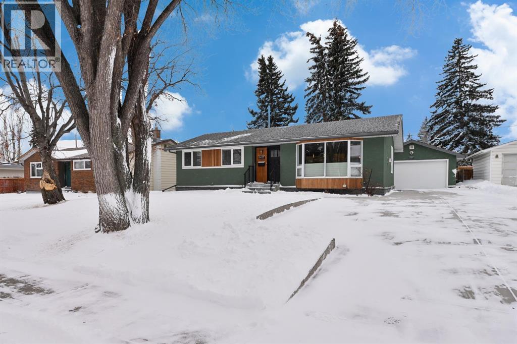 Single Family House Bungalow for Sale in  Lombardy Crescent SW North Glenmore Park Calgary 