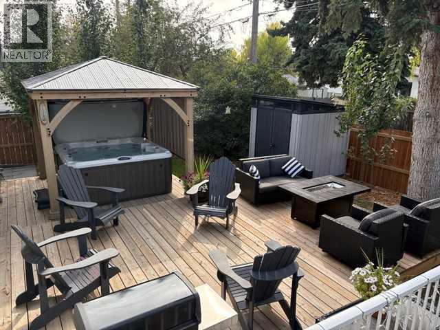 Single Family House Bungalow for Sale in  Lombardy Crescent SW North Glenmore Park Calgary 