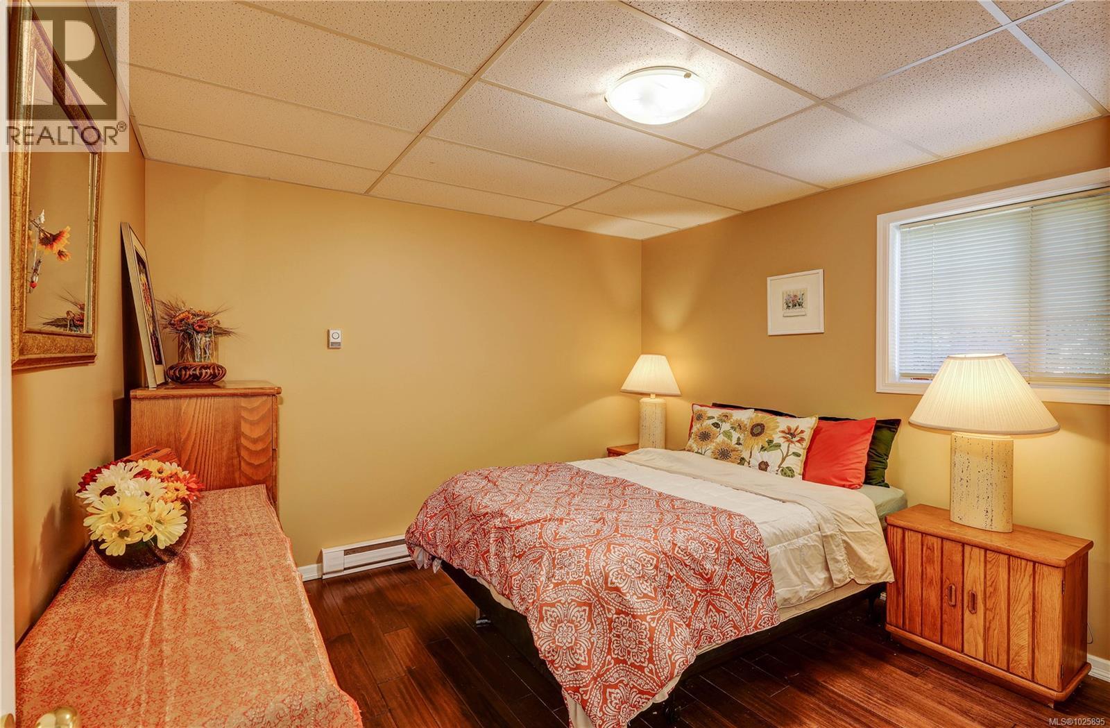 4840 BLUE HERON DR - 25