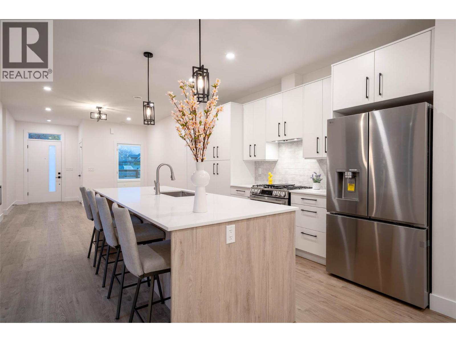  2231 Richter Street, Kelowna