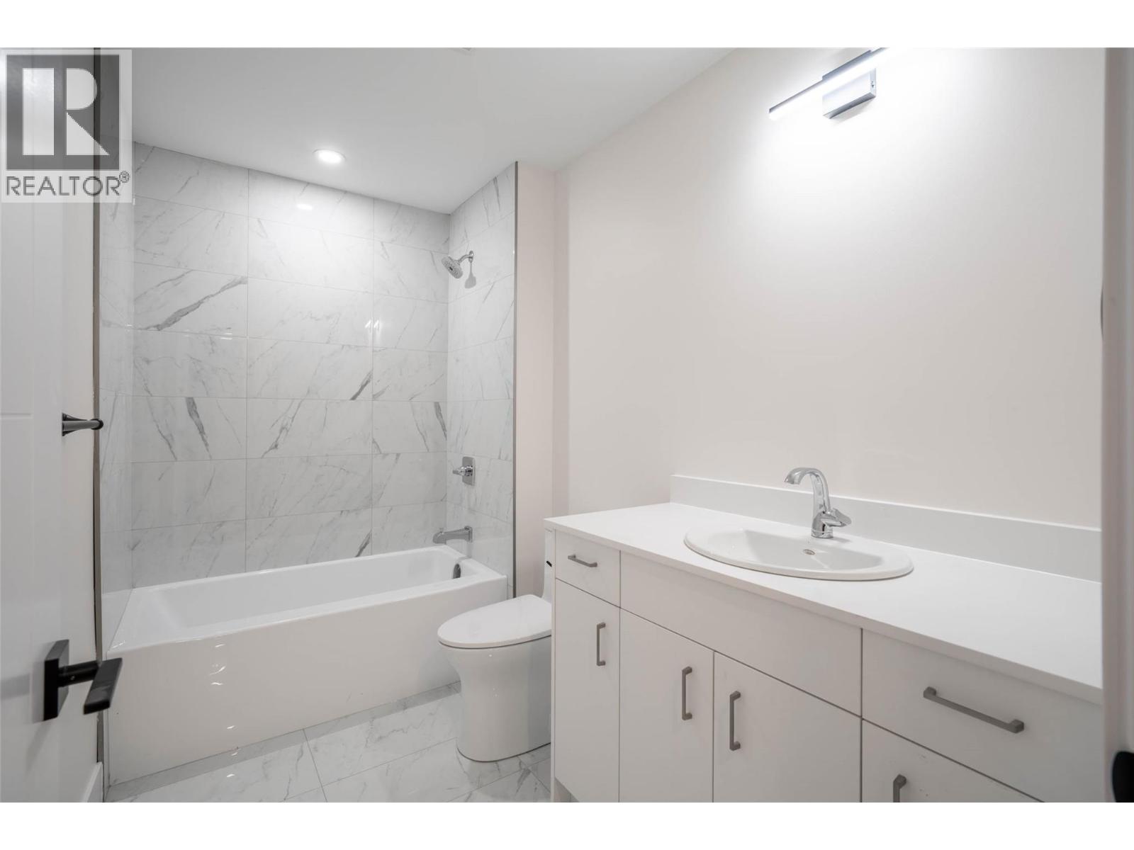  2231 Richter Street, Kelowna