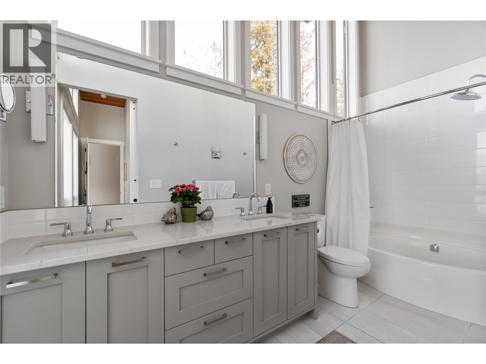  4125 Eagle Bay Road, Eagle Bay