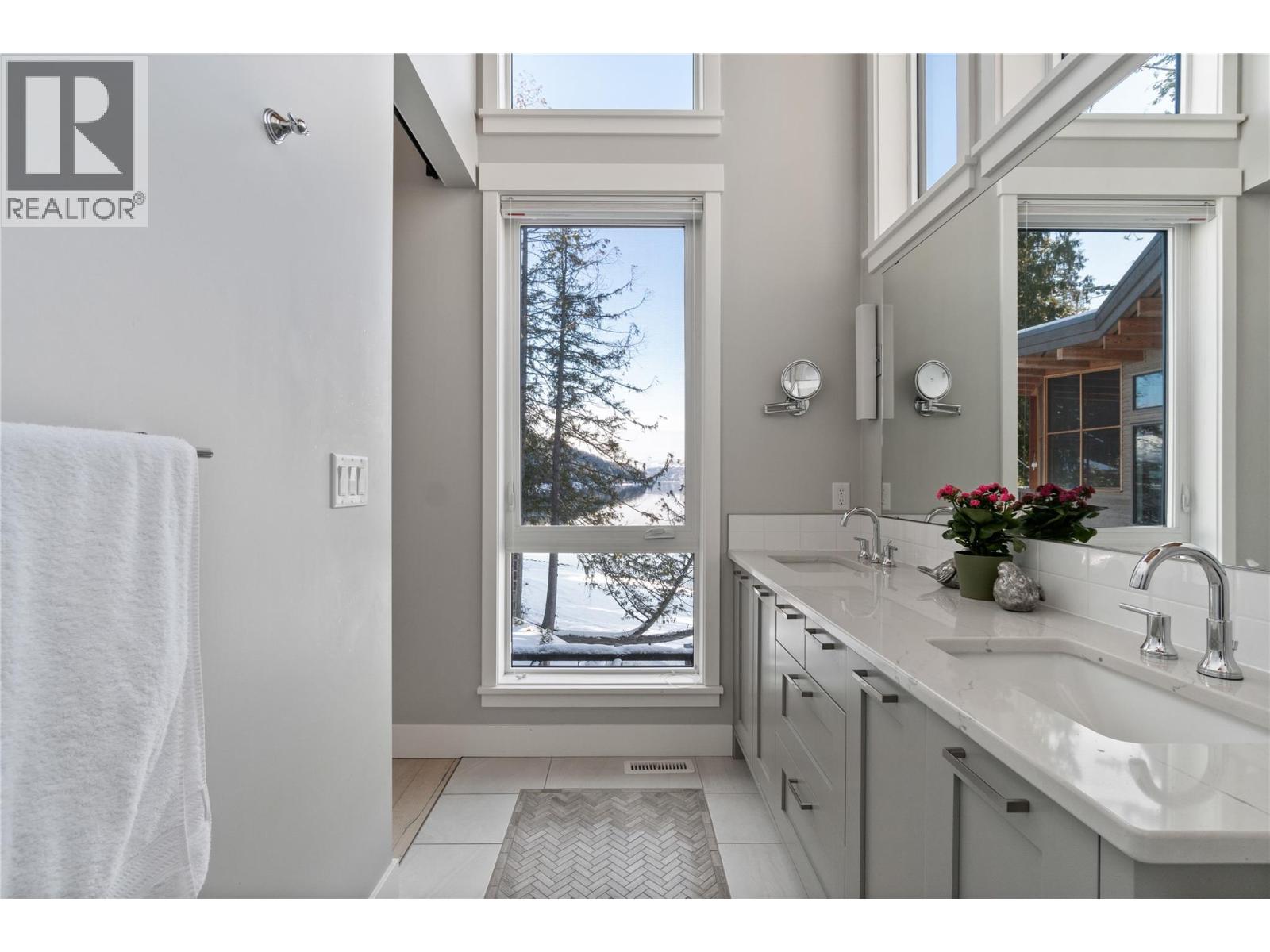  4125 Eagle Bay Road, Eagle Bay