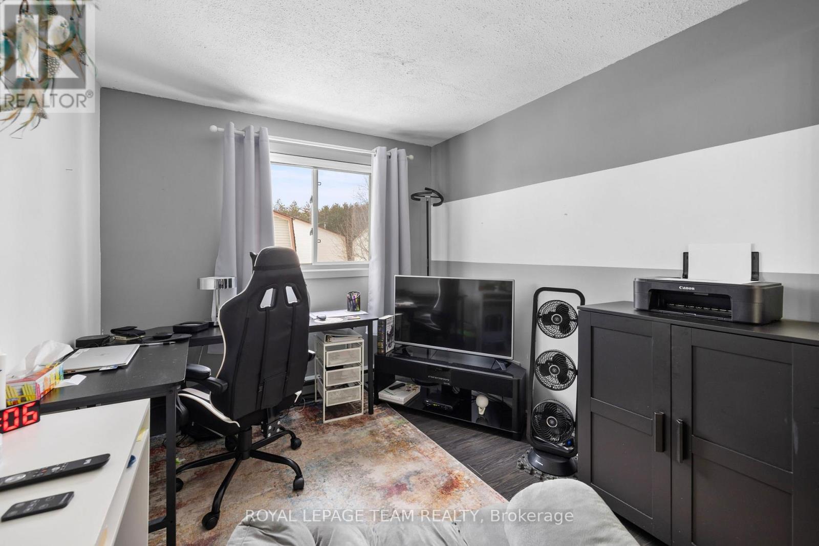 41C FORESTER CRESCENT — photo 29