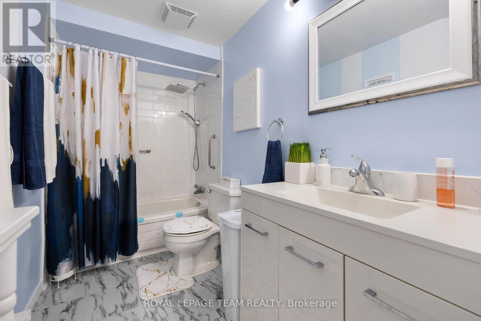 41C FORESTER CRESCENT — photo 30