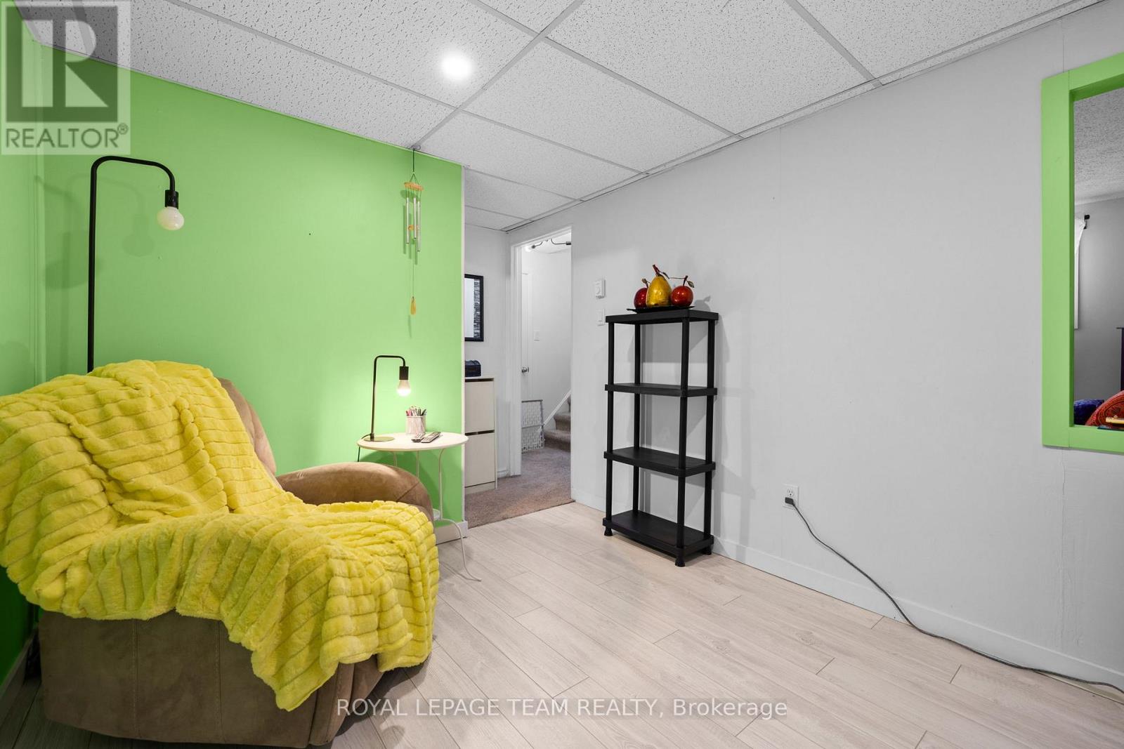 41C FORESTER CRESCENT — photo 32