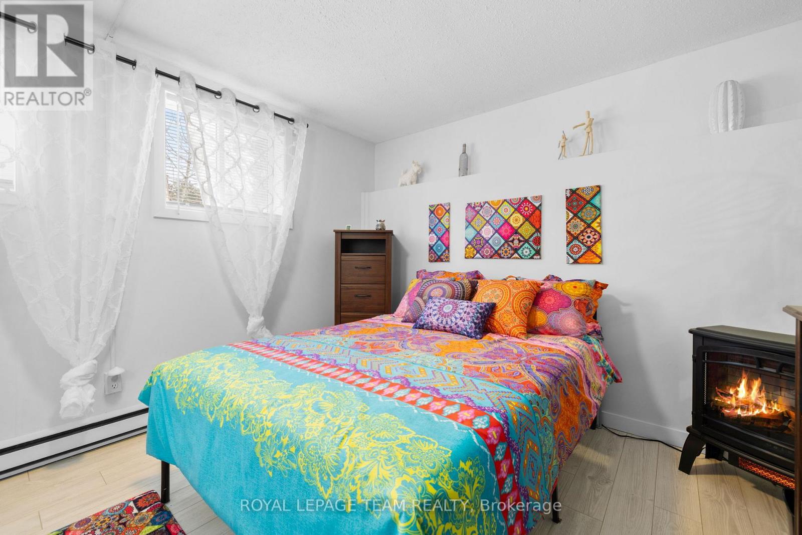 41C FORESTER CRESCENT — photo 36