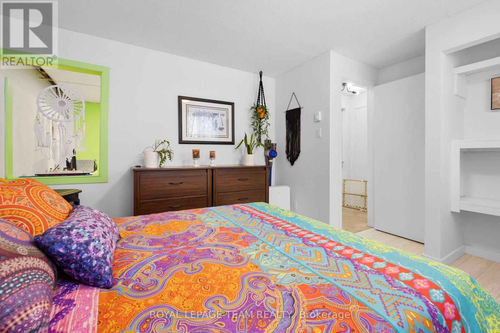 41C FORESTER CRESCENT — photo 37