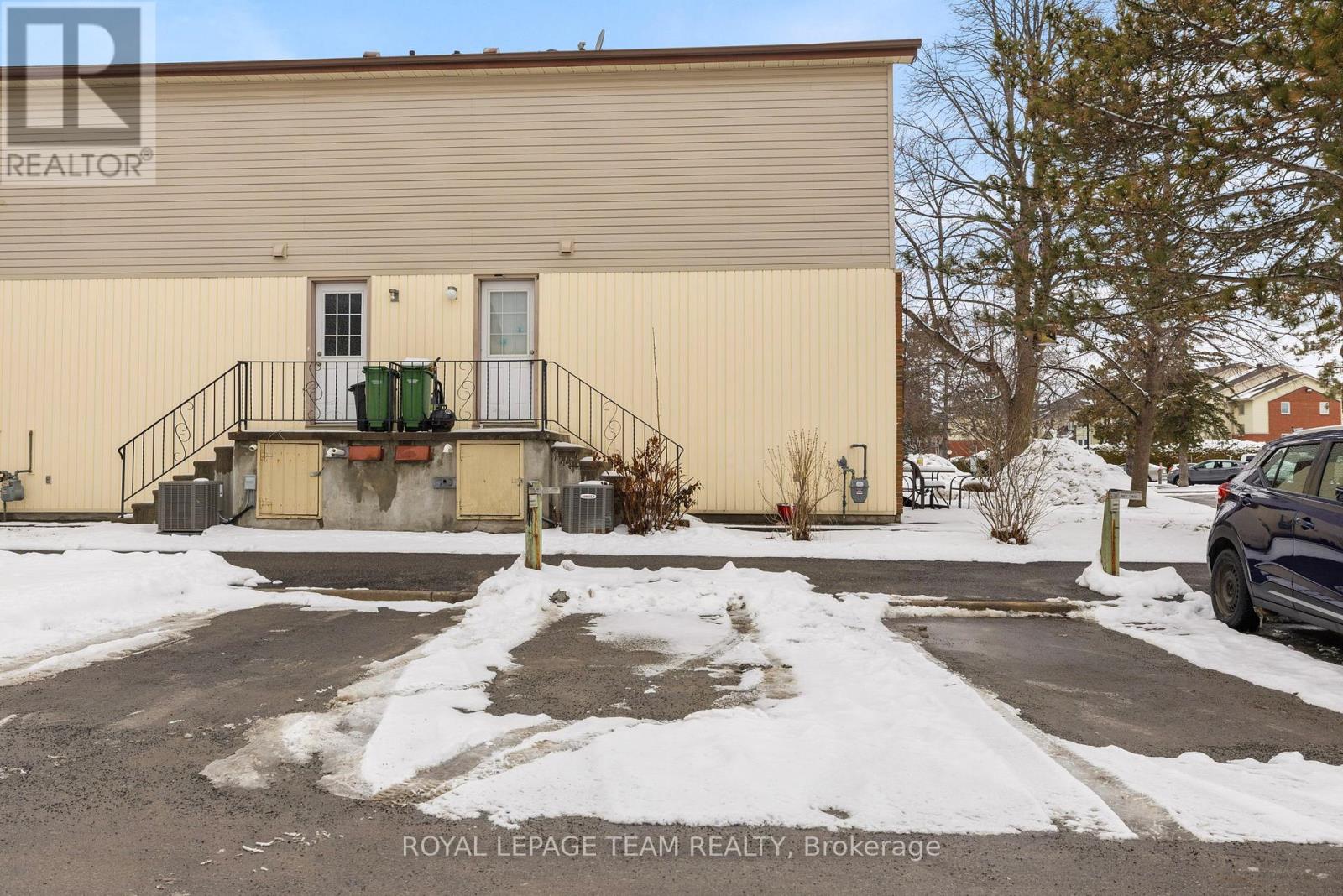 41C FORESTER CRESCENT — photo 39