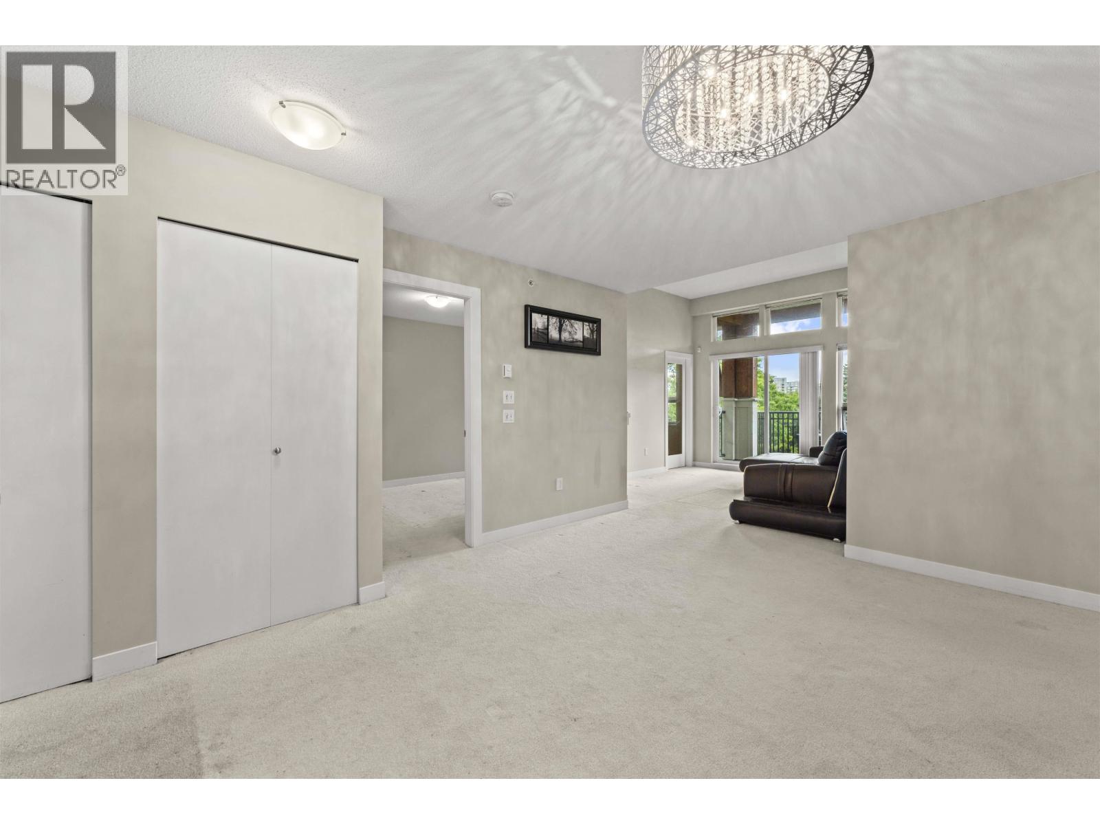 #407-6800 ECKERSLEY Road, Richmond