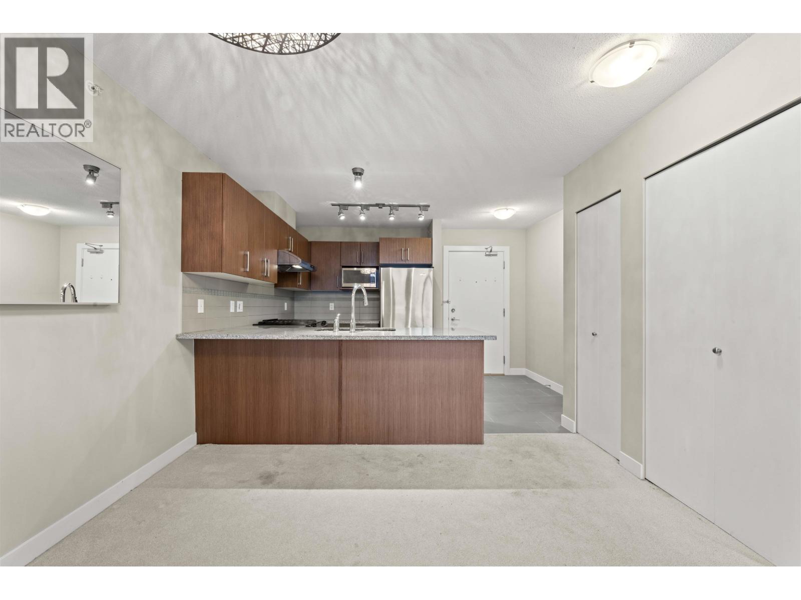 #407-6800 ECKERSLEY Road, Richmond